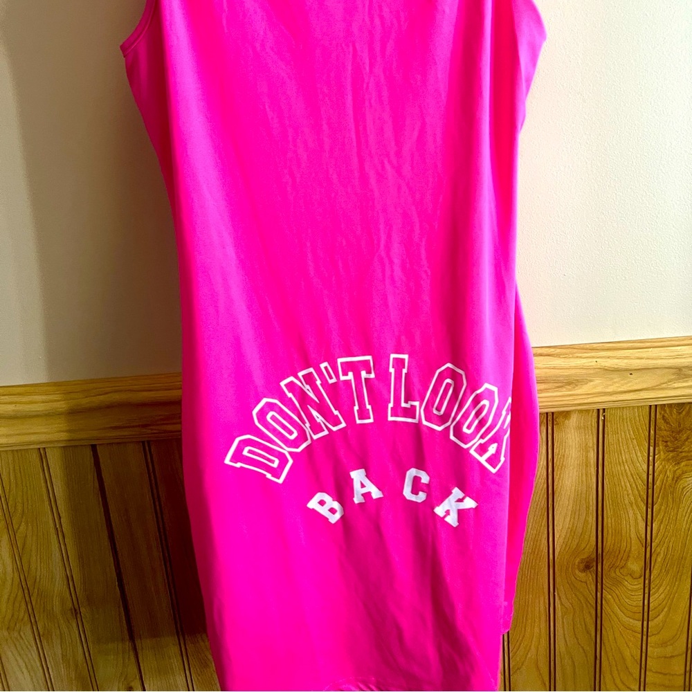 Size medium slim fit dress !